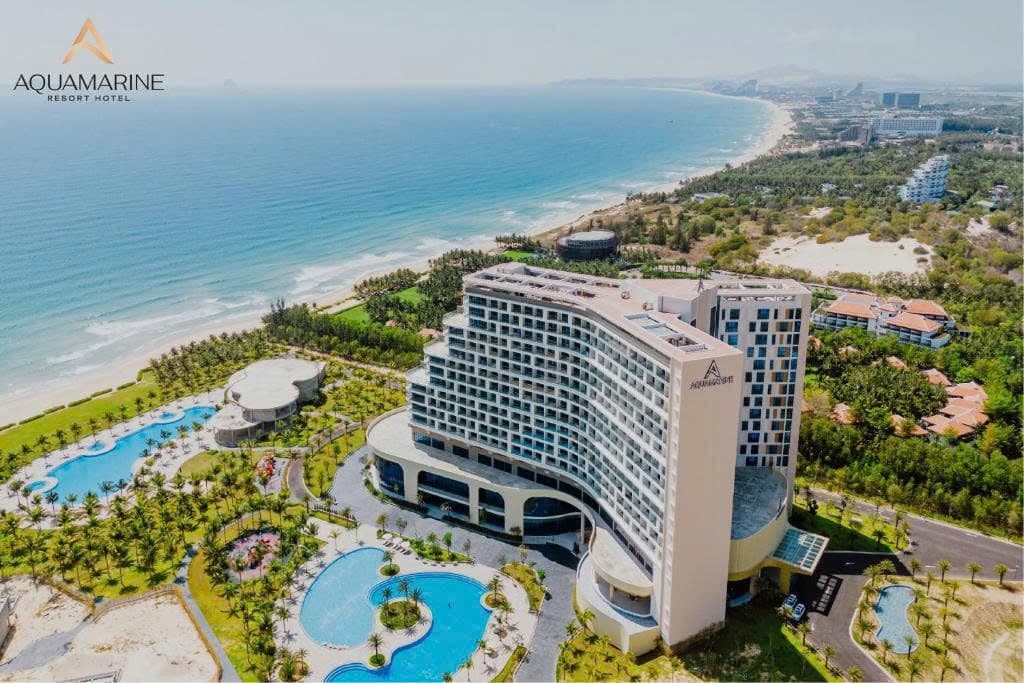 Toàn cảnh Aquamarine Cam Ranh Resort Hotel nhìn từ trên cao