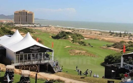 The grand hồ Tràm 180ha